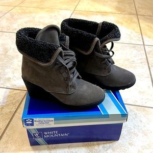 White mountain size M. Color: Charcoal